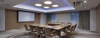 Afacere 12 imagine ATHENEE PALACE HILTON BUCHAREST Turism şi Agrement în Bucharest B