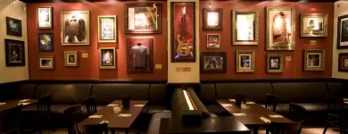 Afacere 10 imagine HARD ROCK CAFE Restaurant cu specific american în Bucharest B