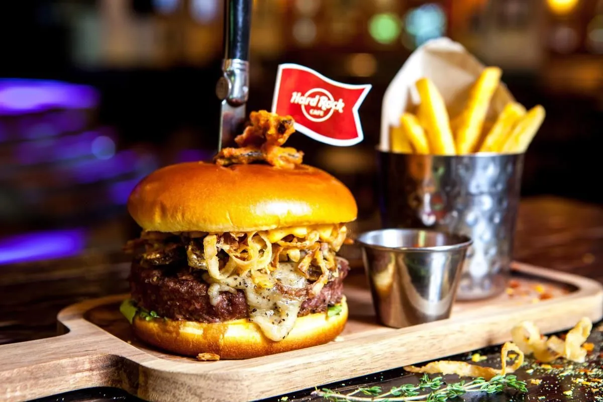 Afacere 3 imagine HARD ROCK CAFE