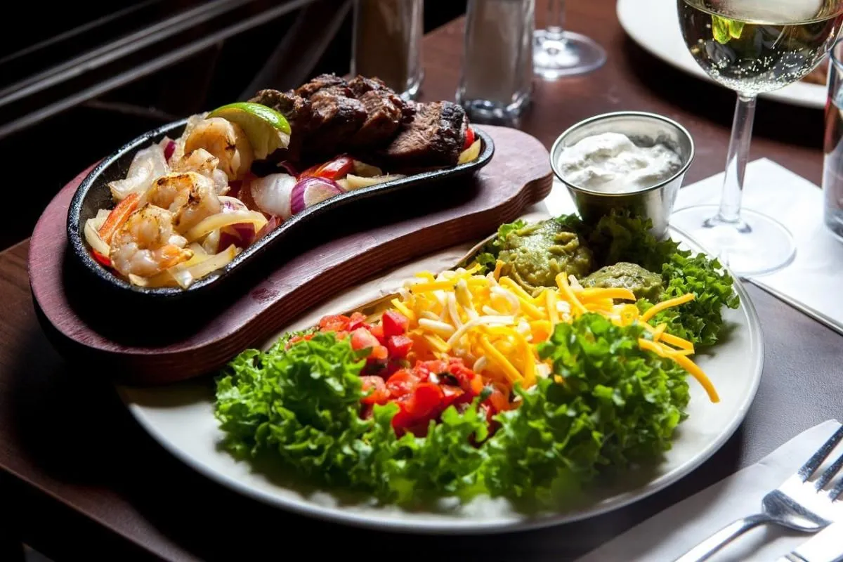 Afacere 8 imagine HARD ROCK CAFE