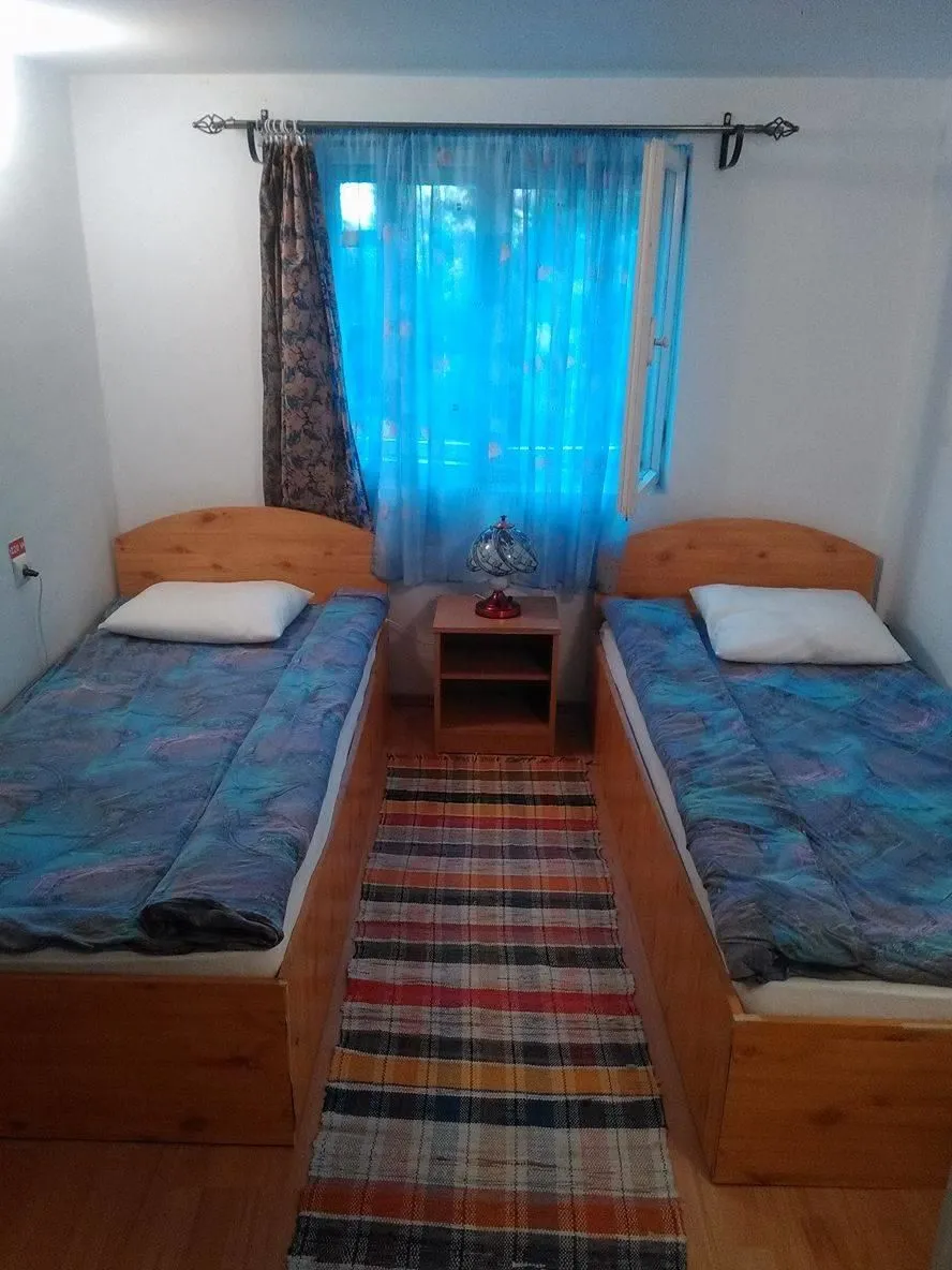 Afacere 2 imagine PETER ANNAMARIA&GEZA